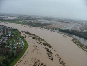 floodwhakriver.jpg